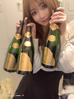 プロフィール写真7・六條 あゆ|Girls bar MILLION・ミリオン - 名古屋 名駅のガールズバー
