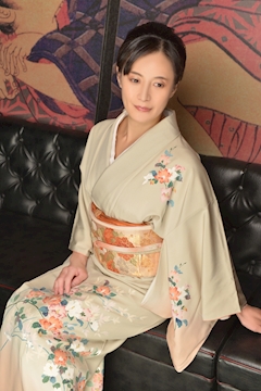 プロフィール写真6・平岡　里枝子｜新橋 熟女キャバクラ・SHUNGA