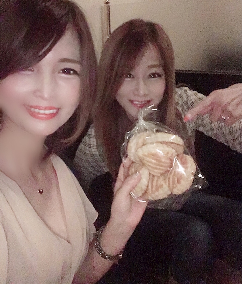 恒例のガニ股ポーズ 金曜日の出来ごと 土屋あんり Club Comfort クラブ コンフォート 三重 四日市のクラブ ラウンジ ポケパラ