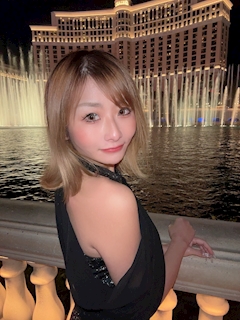 プロフィール写真2・磨依｜Lounge Eight・エイト - 東三国のガールズバー