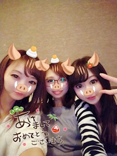 しおん「明けてます(ﾉ≧ڡ≦)☆おめでとうございます✧ \(°∀°)// ✧」