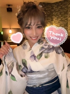 あずさ「8 月 も 🙏🏾 💕」