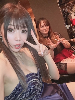 りお「先週からずっと背中と腰が痛いんだよなあ😇😇😇」