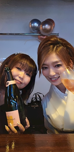美樹ママ「まあやママの誕生日祝い～🎵」