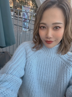 つきな「やっほお🤍」