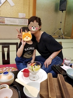 佐藤 りん「かおるさんと娘」