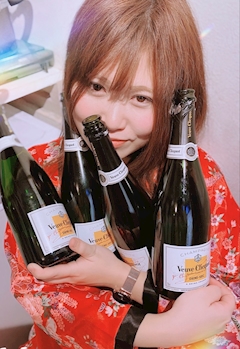 あつこ「ヴーヴホワイティン❤️✨」