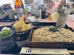 英津子ママ（Légion d'honneur）