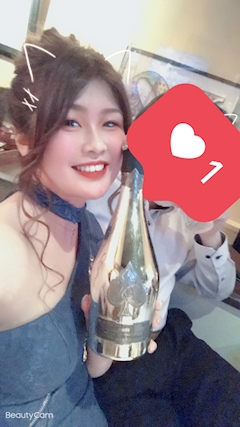 プロフィール写真2・あや｜7LUCK・セブンラック - 池袋西口のパブ/スナック