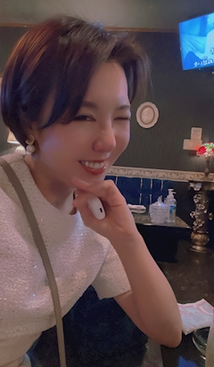 プロフィール写真3・齋藤ゆかり｜Madonna・マドンナ - 古川のラウンジ