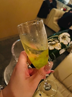 米倉 あやめ「🐶🐾🥃」