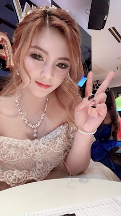 プロフィール写真5・KAORI｜club 花水木・ハナミズキ - 名古屋 栄のインターナショナルパブ