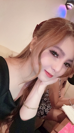 プロフィール写真6・KAORI｜club 花水木・ハナミズキ - 名古屋 栄のインターナショナルパブ