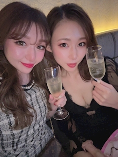 愛川 ゆず「土曜日はー💚」