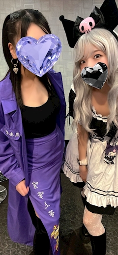 あや「11月1日(土)のコス💜🖤」