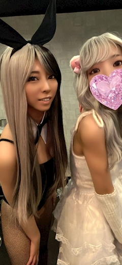 あや「先日のコスプレ🐰🐱」