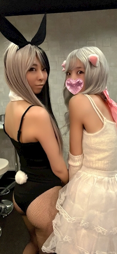 あや「先日のコスプレ🐰🐱」