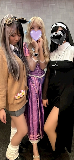 あや「今日もコスプレだよ😈💄」