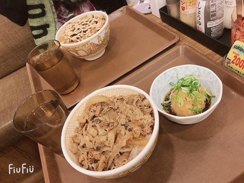 お寿司が一番好き まき Girls Bar Elsa エルサ 千歳船橋のガールズバー ポケパラ