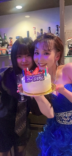 さくら「バースデーありがとうございました🙇❤️」
