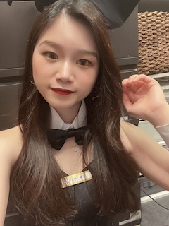 王華 りょう「チラッ🎶」