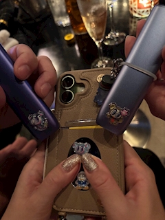 ひなの‪👾🖤「しゅ！」