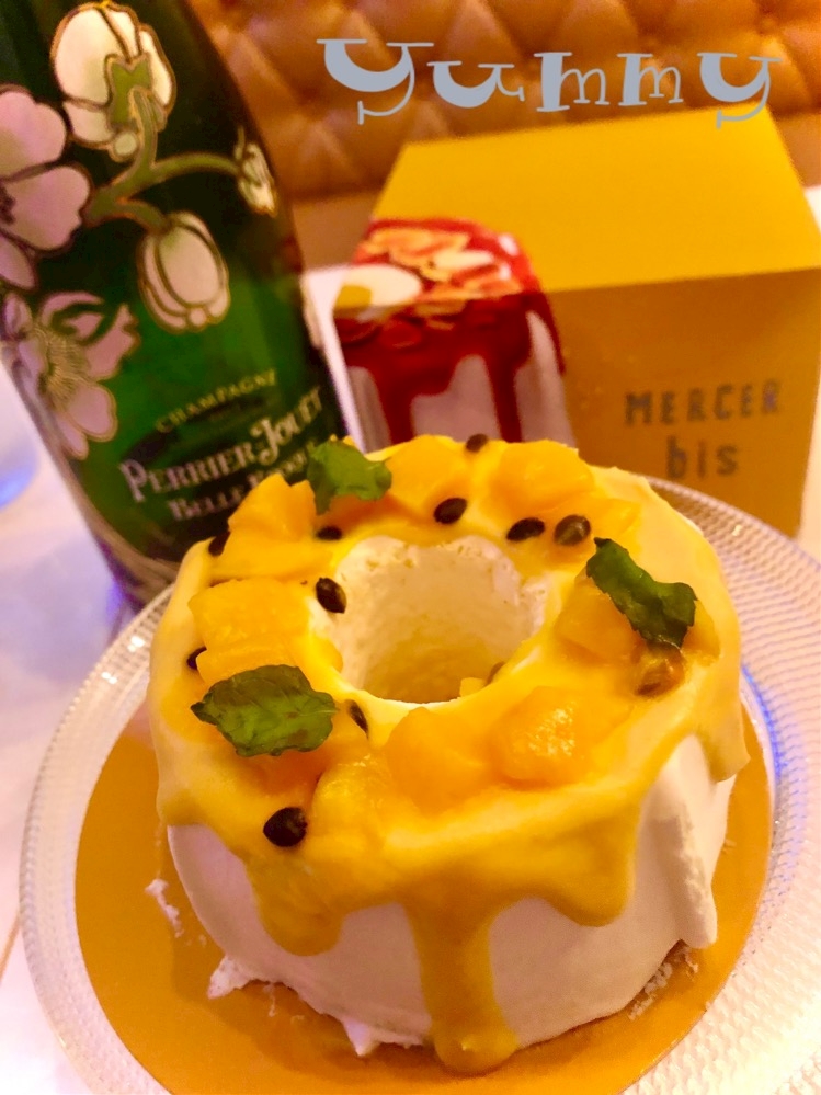 嬉しいお手土産 可愛い限定シフォンケーキ 今夜は女の子がいっぱい 千明ママ One銀座 One ワン 銀座のスナック ポケパラ