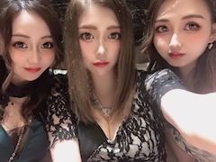 Emi「🦋🦋🦋」