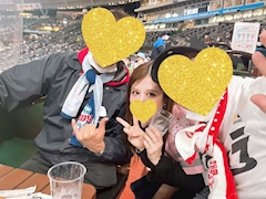 リー・サオリ「⚾️今年も野球の季節がやってきた🍻」