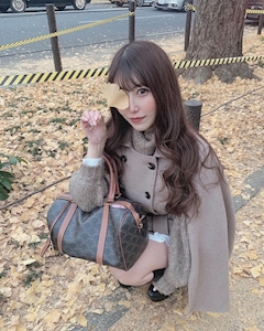 黒咲 茉莉弥「#24 ❤︎ イチョウ並木」