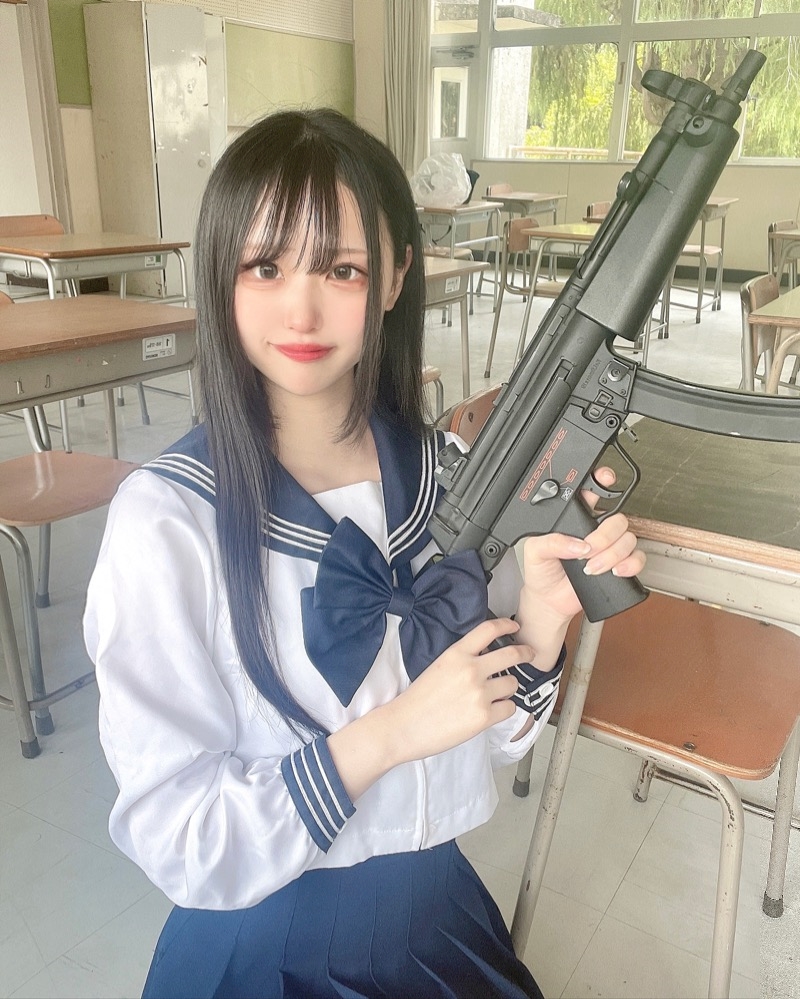 セーラー服と機関銃   - しおん - 秋葉原・あるこほりっく [ポケパラ]