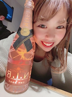 プロフィール写真16・あず｜金山 ガールズバー・ユグドラシル