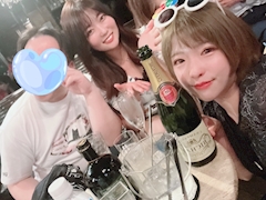 なつ「👩👬👨🍾🥂💛🩷💙🤍🎁🎂」