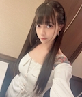 芹沢　れいら