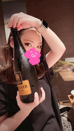 プロフィール写真9・🍑雪白 もも🍑｜Mrs.CAFE～離宮～・ミセスカフェ リキュウ - 名古屋 錦の熟女パブ/熟女キャバクラ