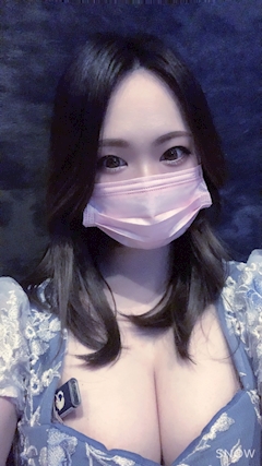 プロフィール写真14・🍑雪白 もも🍑｜Mrs.CAFE～離宮～・ミセスカフェ リキュウ - 名古屋 錦の熟女パブ/熟女キャバクラ