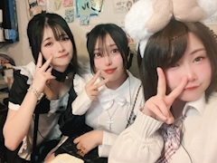 らら「れぼ4周年‼️皆様ありがとう‼️」