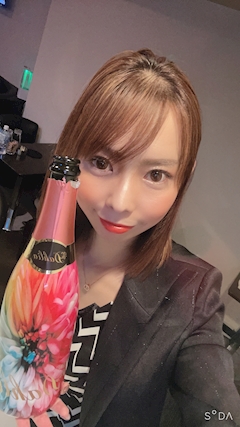 プロフィール写真17・🩵🩷️🍀🌸ありさママ🌸🍀🩷️🩵｜Dahlia・ダリア - 関内・福富町のパブ/スナック