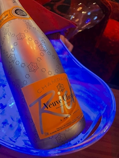 ひかる「🥂🫧」