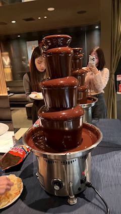  りか「チョコフォンデュ🍫」