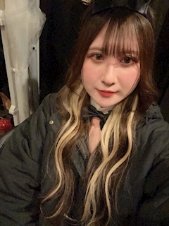 りの「‪^_−♡‬」