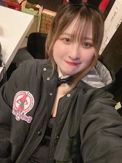 りの「😙🤍」