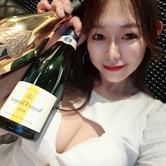 プロフィール写真7・ゆうき｜楽GAKU 金山本店・ガク - 名古屋 金山の熟女パブ/熟女キャバクラ