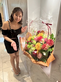 ありさ「6月は感謝🎂👏」