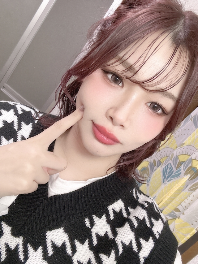 プロフィール写真2・愛瀬 ゆうか｜