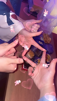 いちご「🍔🍟ﾃｨﾛﾘﾃｨﾛﾘ」