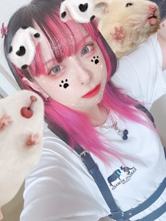 いちご「(♡•~•♡)」