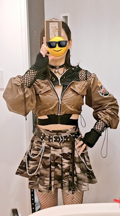 プロフィール写真13・りさ|QUEEN-minis cafe-・クイーン ミニスカフェ - 神田のガールズバー