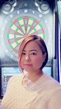 プロフィール写真1・絵里香ママ｜カラオケ&ダーツバー まはる・カラオケアンドダーツバー マハル - 池袋西口のパブ/スナック