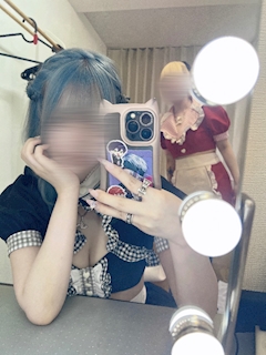 こはく「🤍🤍🤍」